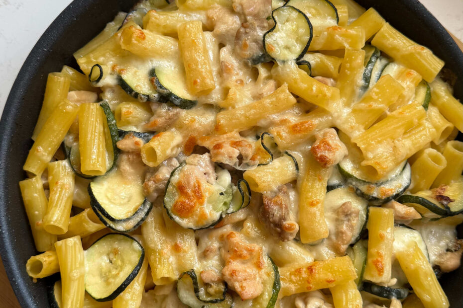 Cena baja en FODMAP con salmón, calabacín y arroz para SIBO